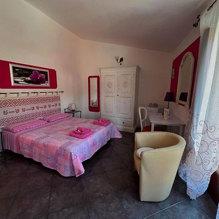 B&B RosaViola Teulada Exterior foto